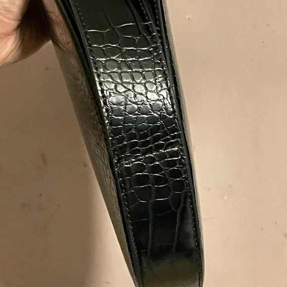 Orseund Iris Black Croc-Embossed Round Apple Leather shoulder Bag - Picture 9 of 11